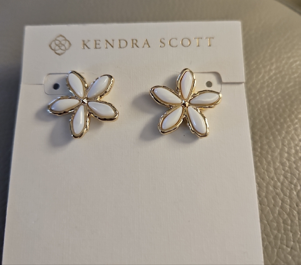 Kendra Scott Gold and White Floral Earrings